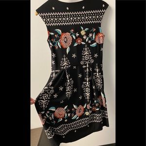 Black dress with flower embroidery 👗